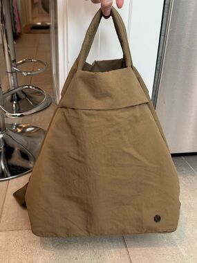 Lululemon Athletica Olive Green On My Level tote bag